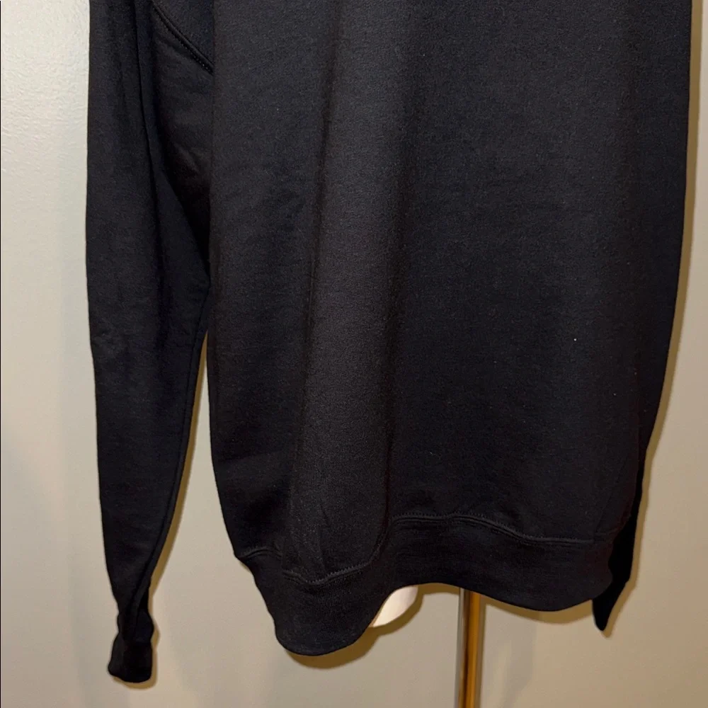 NWOT Unisex Fanatics Black Crewneck Sweatshirt